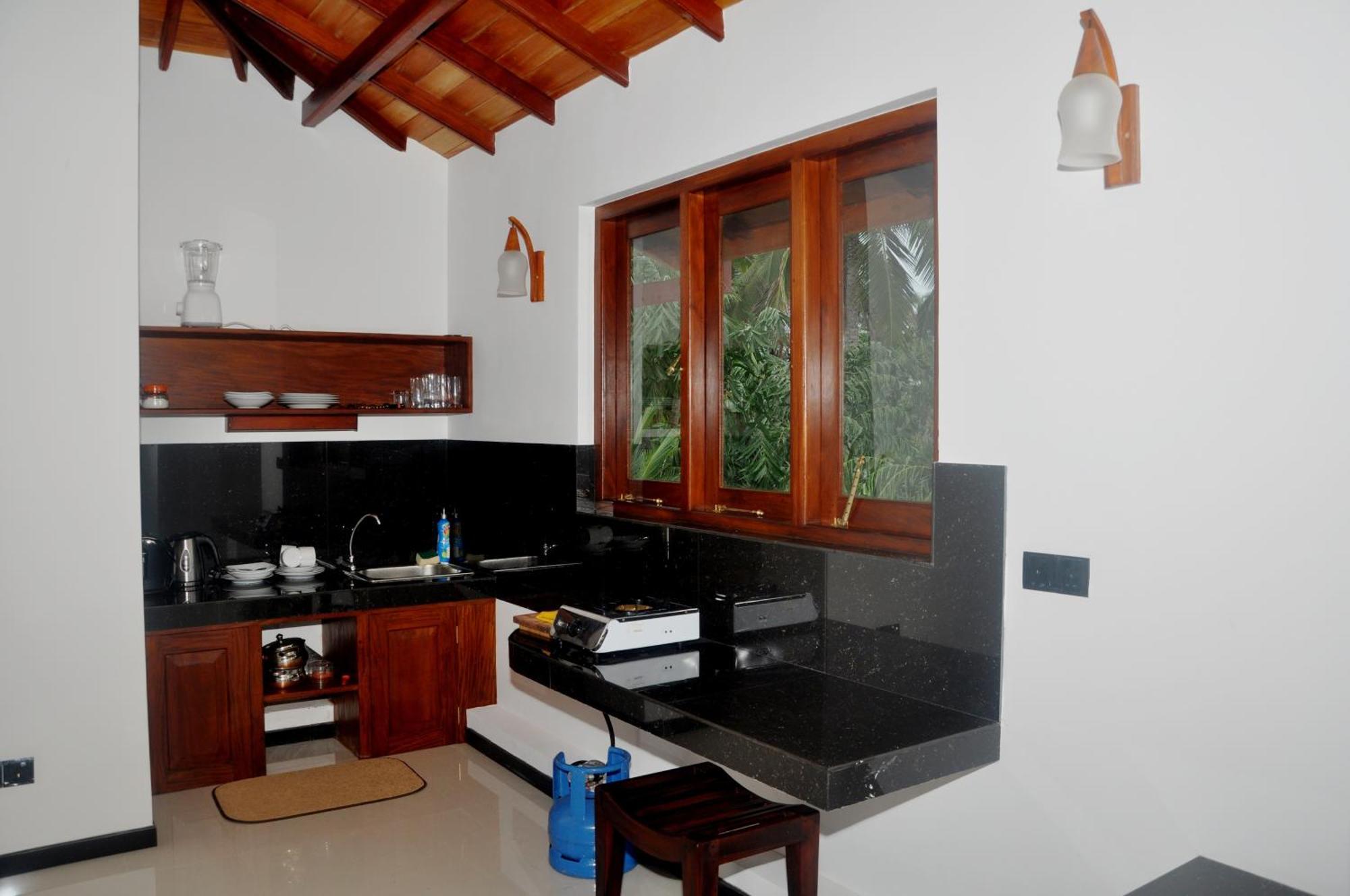Villa Dineha Hikkaduwa Bagian luar foto