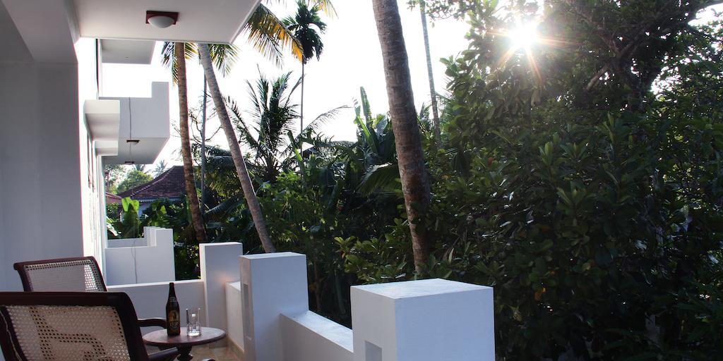 Villa Dineha Hikkaduwa Bagian luar foto