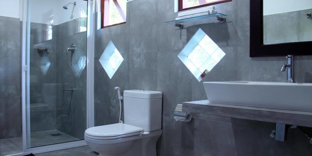 Villa Dineha Hikkaduwa Bagian luar foto